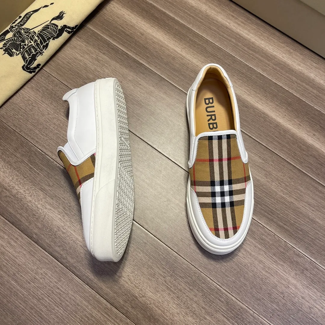 ☕P380💰"BURBERRY" Burberry: 🔍🔍The latest men's counter is on sale simultaneously, the original version imported from Italy🔝·Nappa calfskin·Brand totem cloth· Highlighting the (high-end, extravagance, class) travel, home, and best choice" exquisite workmanship (Imported water-dyed leather lining from Italy 🇮🇹), sole: original sole provided by the original factory, ⚠️exclusive double layer Activity·TPR rubber·molded outsole; super comfortable·wear-resistant·non-slip·environmental protection🌳🌳🌳, the real thing is more beautiful🎬The real thing is more beautiful🔍🔍 (high quality·follow the order) You can enter and exit the counter at will: Size: 38·39·40·41·42·43·44 (🎉Customized 45) Welcome to order...☕️